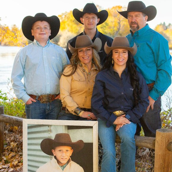 Meet your Posher, Rebecca and Katie Jo - Picture 2 of 16